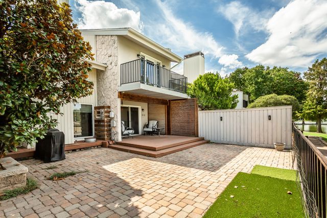 2925 Country Place Circle, Carrollton, TX 75006