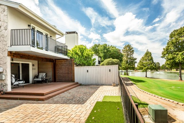 2925 Country Place Circle, Carrollton, TX 75006