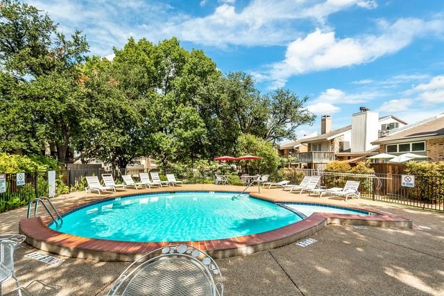 2925 Country Place Circle, Carrollton, TX 75006