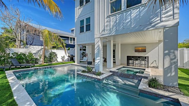 2206 AVENUE A, Bradenton Beach, FL 34217