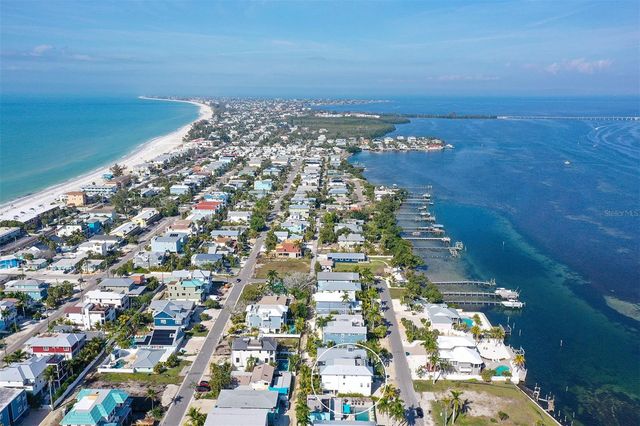 2206 AVENUE A, Bradenton Beach, FL 34217