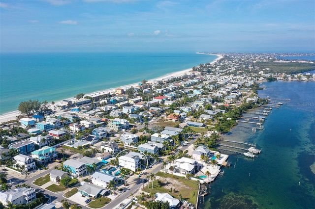 2206 AVENUE A, Bradenton Beach, FL 34217