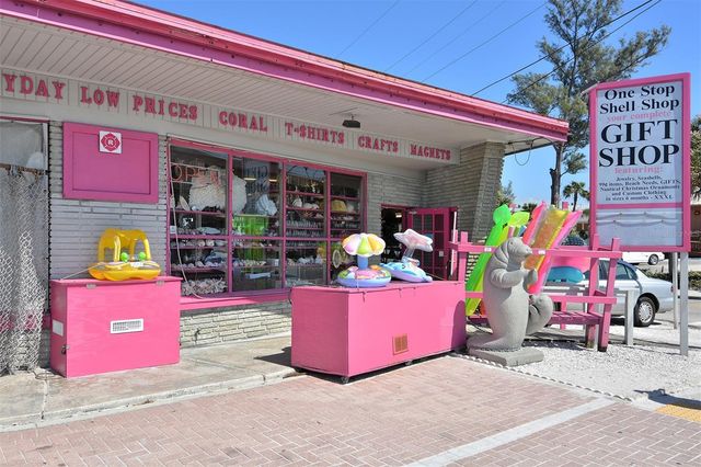 2206 AVENUE A, Bradenton Beach, FL 34217