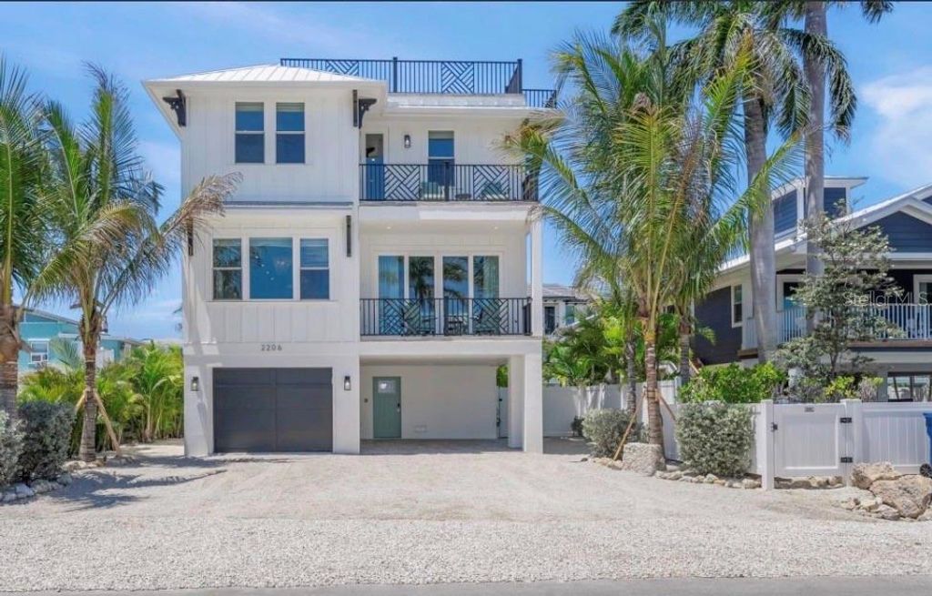 2206 AVENUE A, BRADENTON BEACH, FL 34217 — photo 2