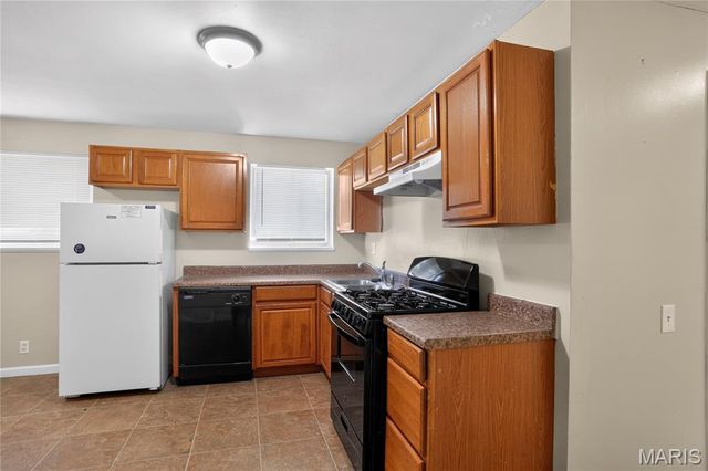 10226 Green Valley Drive, St Louis, MO 63136