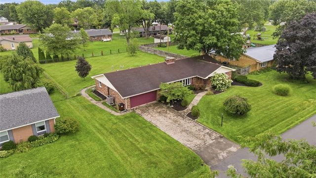 2372 Banyon Drive, Beavercreek, OH 45431