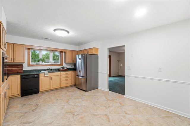 2372 Banyon Drive, Beavercreek, OH 45431