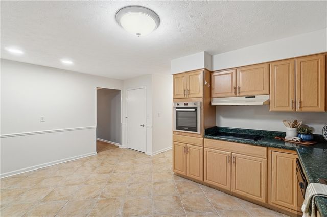 2372 Banyon Drive, Beavercreek, OH 45431