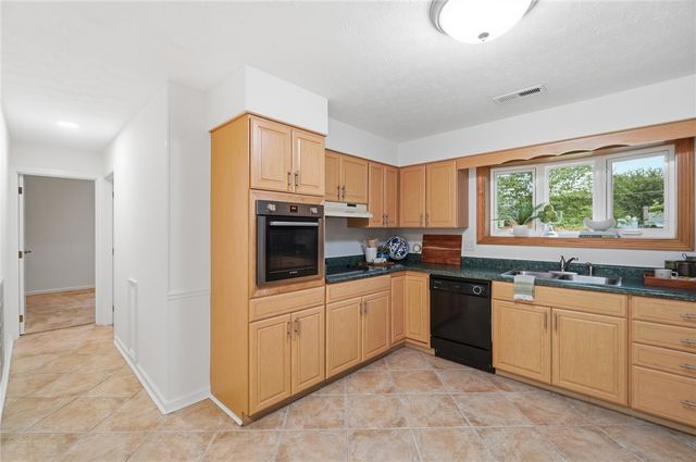 2372 Banyon Drive, Beavercreek, OH 45431