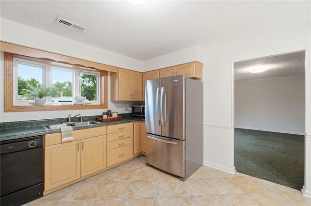2372 Banyon Drive, Beavercreek, OH 45431