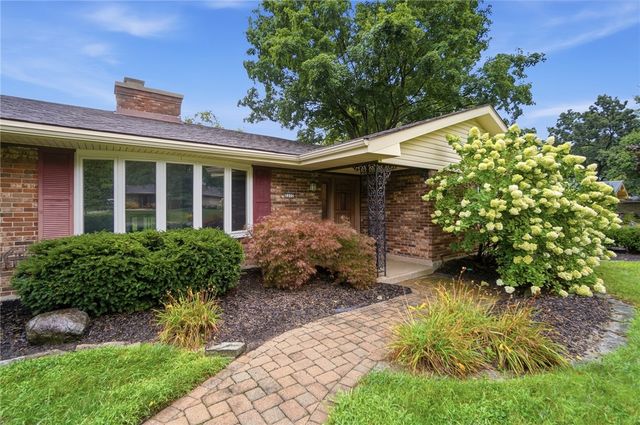 2372 Banyon Drive, Beavercreek, OH 45431