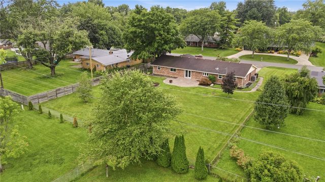 2372 Banyon Drive, Beavercreek, OH 45431