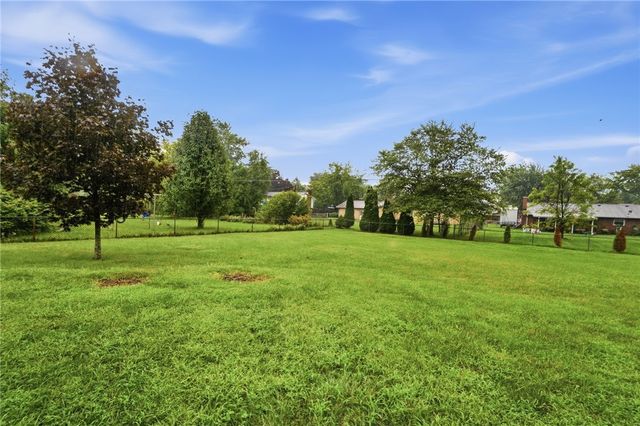 2372 Banyon Drive, Beavercreek, OH 45431