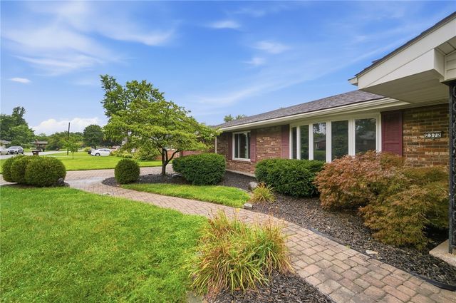 2372 Banyon Drive, Beavercreek, OH 45431