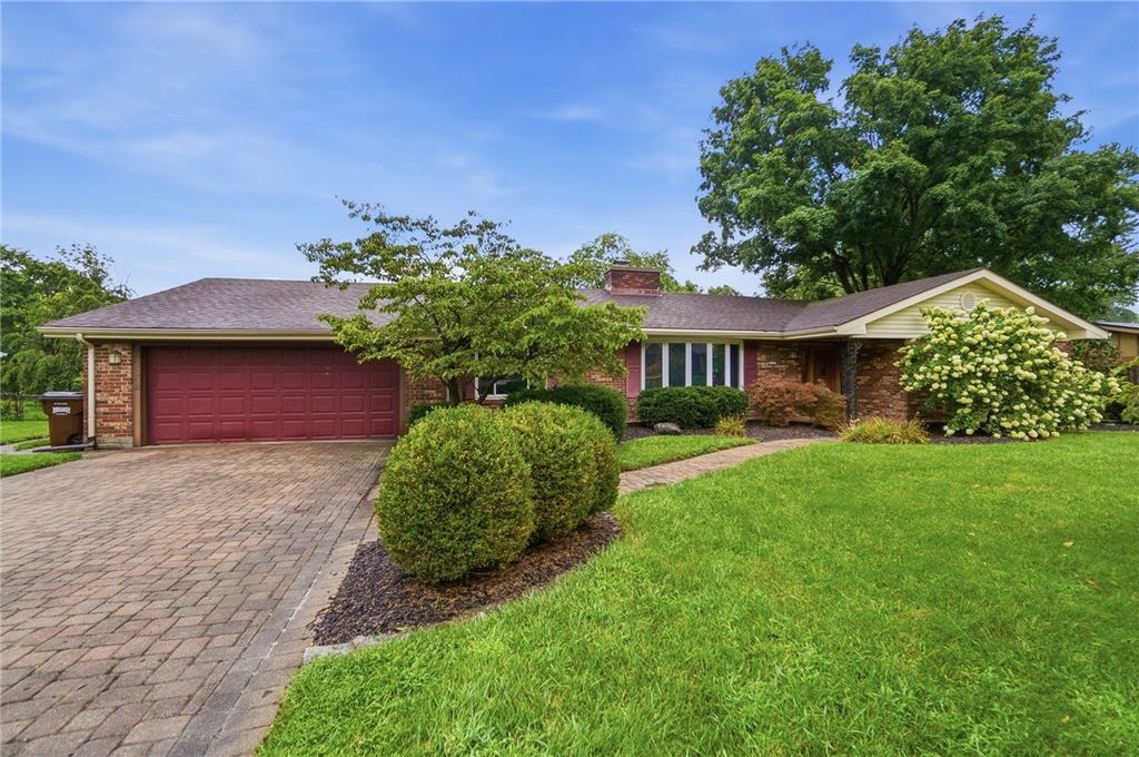 2372 Banyon Drive, Beavercreek, OH 45431