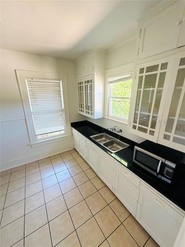 3212 E Oakmont BLVD B, Austin, TX 78703