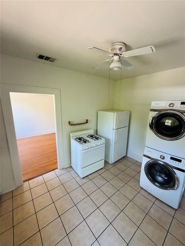 3212 E Oakmont BLVD B, Austin, TX 78703