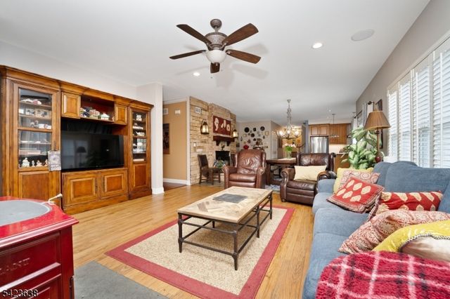 2 Lance Dr, Lebanon Twp., NJ 07830