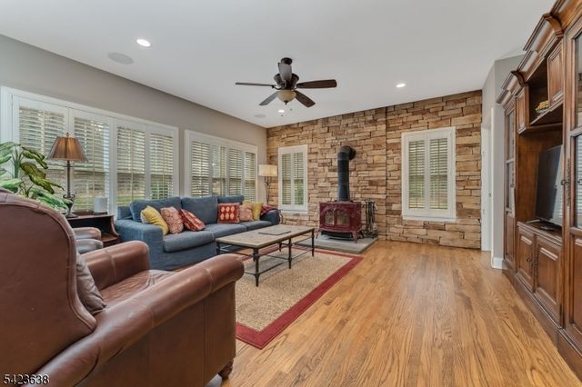 2 Lance Dr, Lebanon Twp., NJ 07830