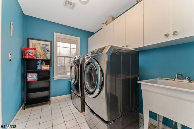 2 Lance Dr, Lebanon Twp., NJ 07830