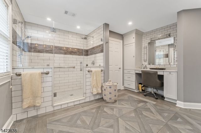 2 Lance Dr, Lebanon Twp., NJ 07830