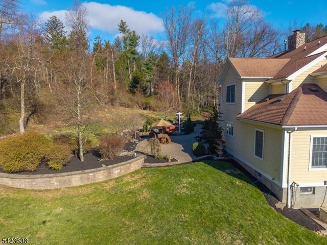 2 Lance Dr, Lebanon Twp., NJ 07830