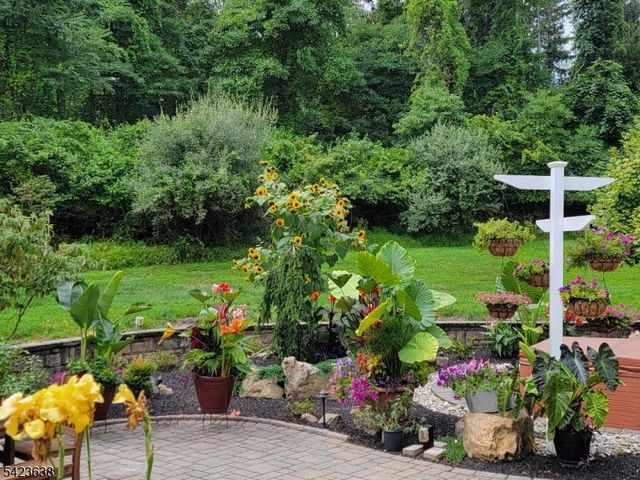 2 Lance Dr, Lebanon Twp., NJ 07830