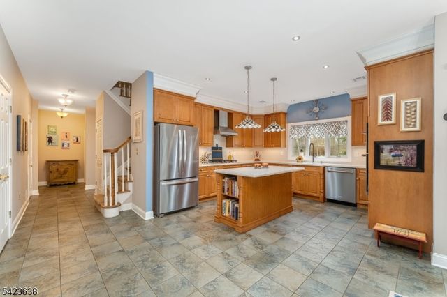 2 Lance Dr, Lebanon Twp., NJ 07830