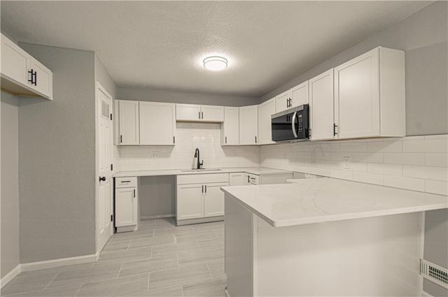 11014 Cambridge Avenue, Kansas City, MO 64134