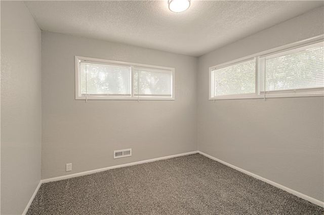 11014 Cambridge Avenue, Kansas City, MO 64134