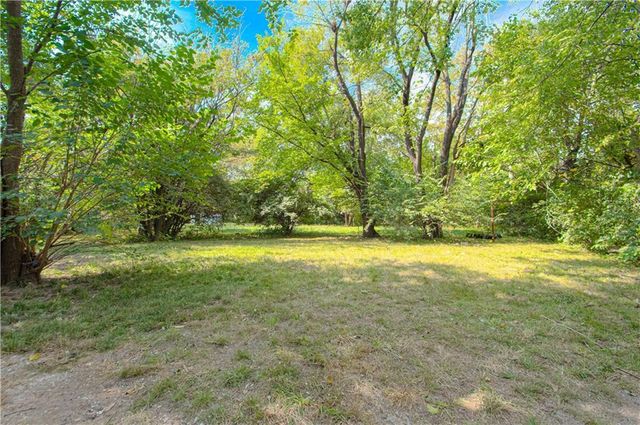 11014 Cambridge Avenue, Kansas City, MO 64134