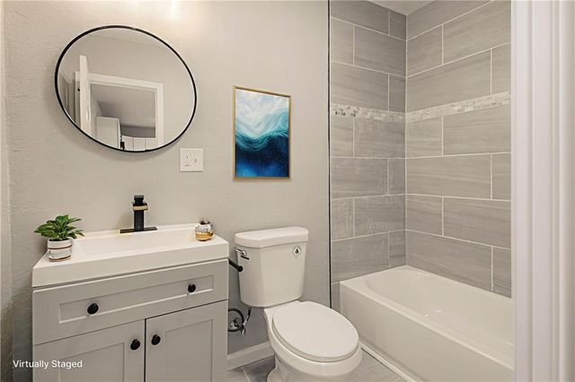 11014 Cambridge Avenue, Kansas City, MO 64134