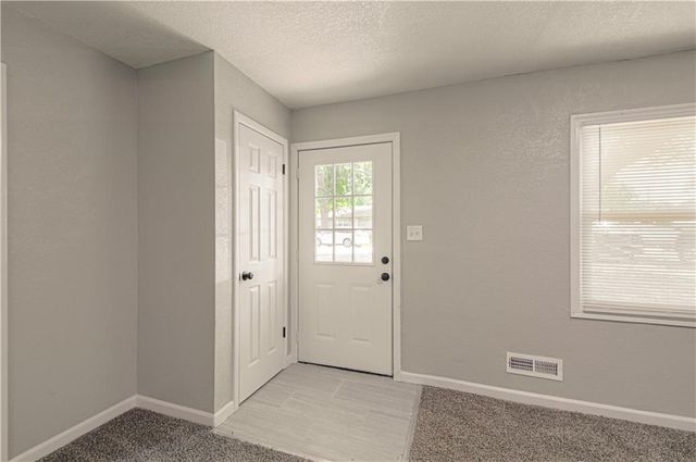 11014 Cambridge Avenue, Kansas City, MO 64134