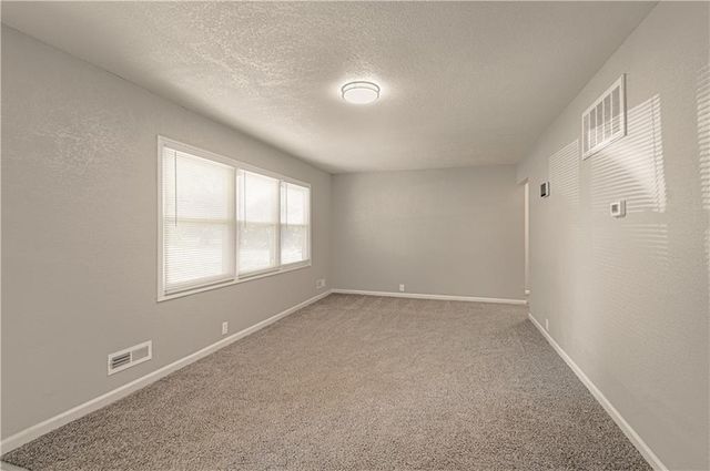 11014 Cambridge Avenue, Kansas City, MO 64134