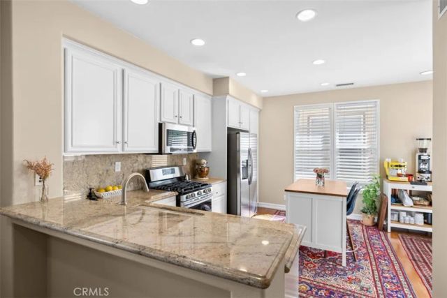 214 Tall Oak, Irvine, CA 92603