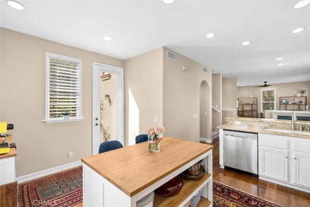 214 Tall Oak, Irvine, CA 92603