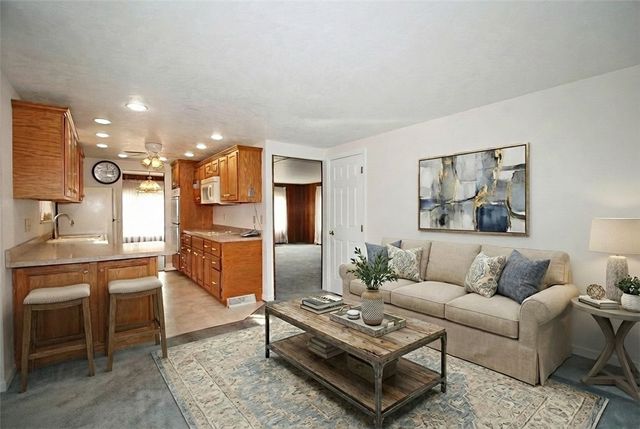 478 Cecil Henderson Road, Cecil, PA 15321