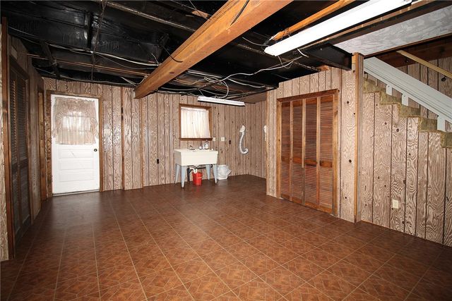 478 Cecil Henderson Road, Cecil, PA 15321