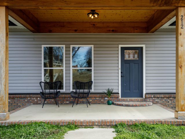 212 TIPTON ST S, Covington, TN 38019