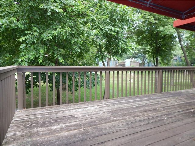306 LAKESIDE Drive, Liberty, MO 64068