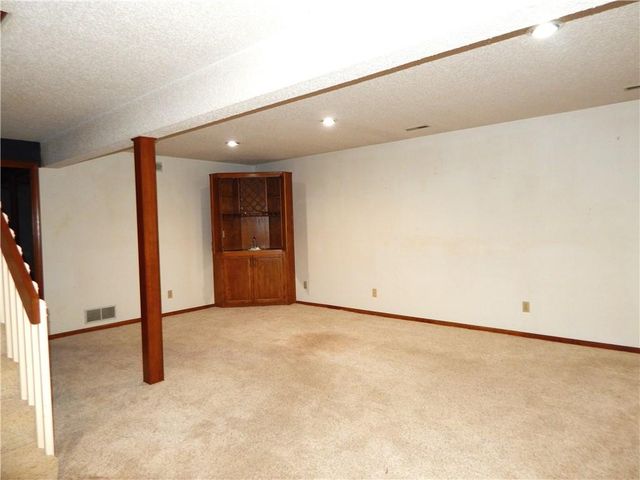 306 LAKESIDE Drive, Liberty, MO 64068