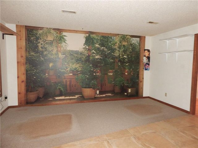 306 LAKESIDE Drive, Liberty, MO 64068