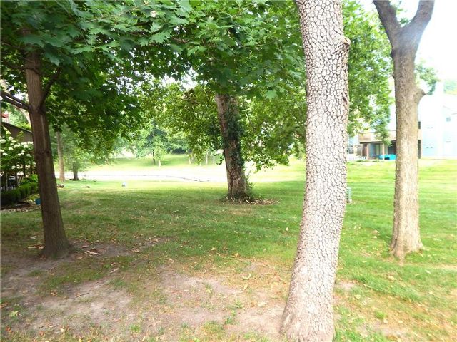306 LAKESIDE Drive, Liberty, MO 64068