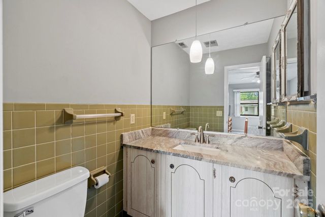 427 6th Avenue W Unit B-8, Hendersonville, NC 28739