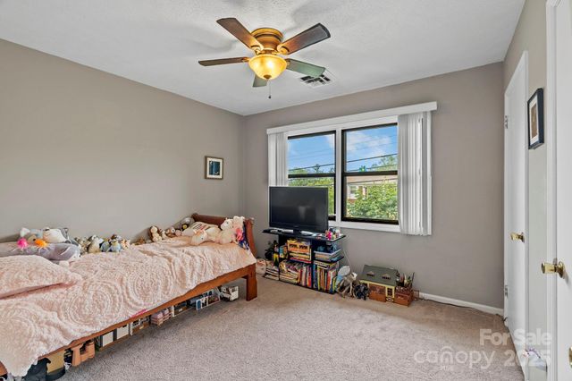 427 6th Avenue W Unit B-8, Hendersonville, NC 28739