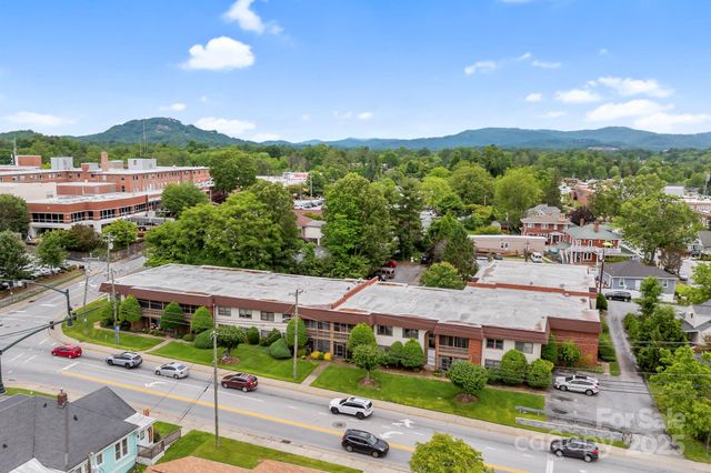 427 6th Avenue W Unit B-8, Hendersonville, NC 28739
