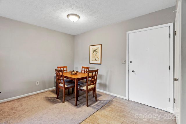 427 6th Avenue W Unit B-8, Hendersonville, NC 28739