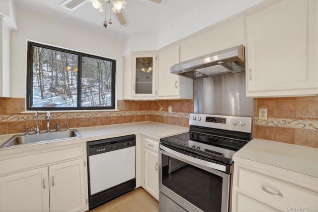 6 Briarcliff Drive S 3, Ossining, NY 10562