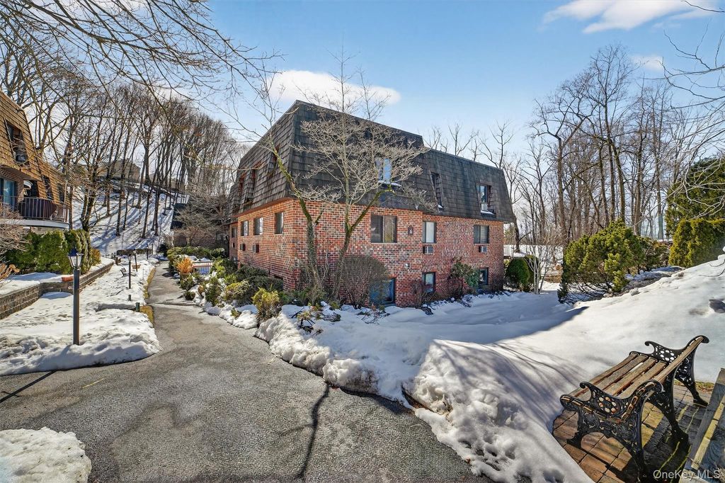 6 Briarcliff Drive S 3, Ossining, NY 10562