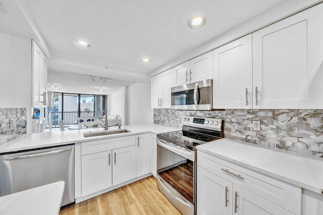 17 Royal Palm Way 3010, Boca Raton, FL 33432